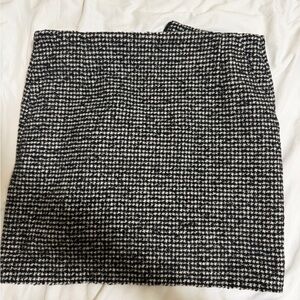 Uniqlo Black and White Houndstooth Pencil Skirt